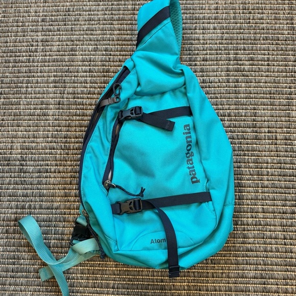 Patagonia Atom 8L Sling Bag - Aqua Blue - NWOT - Picture 1 of 6